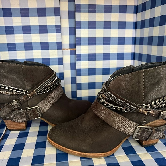 Dolce Vita Women’s Yasmina Size 8 Ankle Bootie - Picture 6 of 11